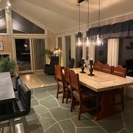 I Talvik Med Badstue Og Jacuzzi