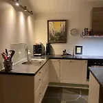 I Talvik Med Badstue Og Jacuzzi *