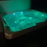 I Talvik Med Badstue Og Jacuzzi アルタ