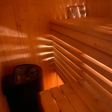 I Talvik Med Badstue Og Jacuzzi 알타